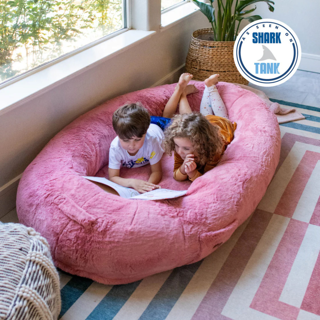 Everything&Beyond ® Human Dog Bed